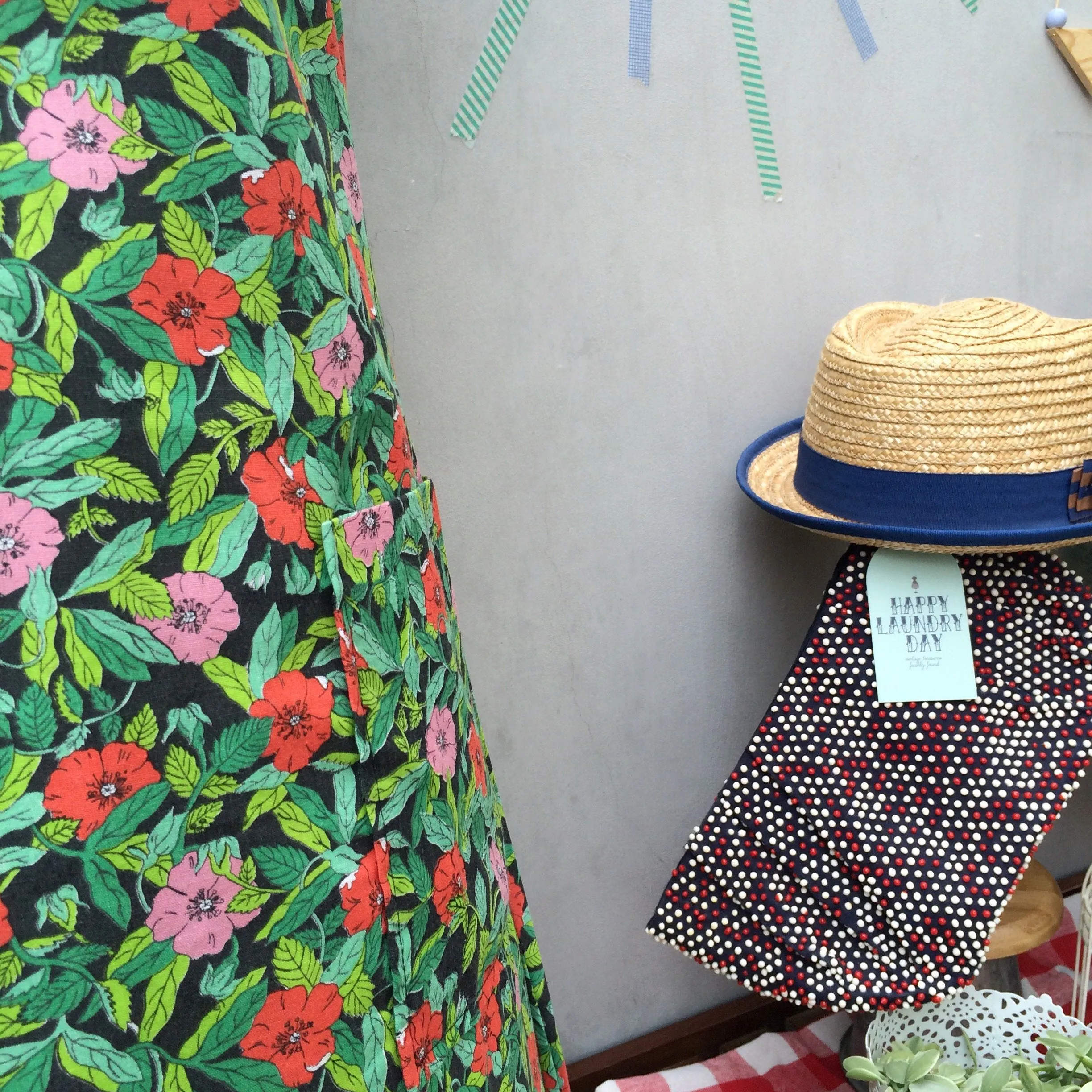 Sunny Safari | Vintage 1970s 1980s Tropical Jungle Leaf floral Sun Dress